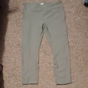 Womens Avia Olive Green Capri' Leggings